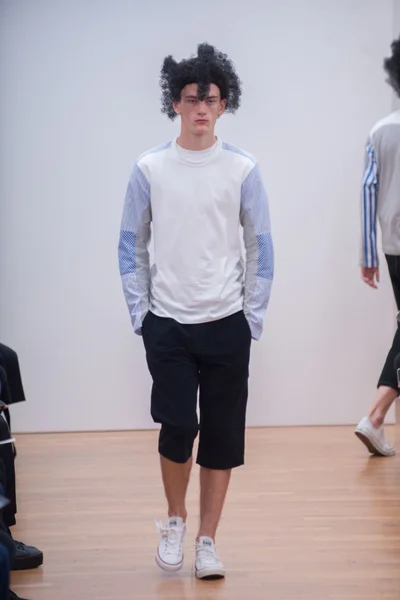 Look 30